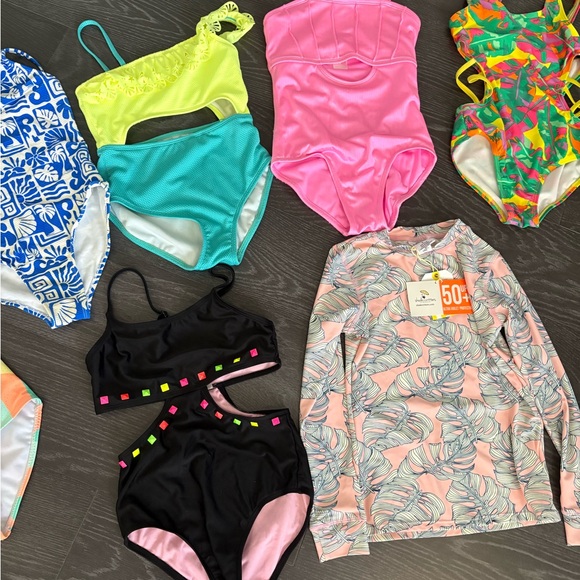 Lot of 8 girls swimsuits, size 8, mix of Target, Shade Critters & Wonder Nation - Picture 3 of 11